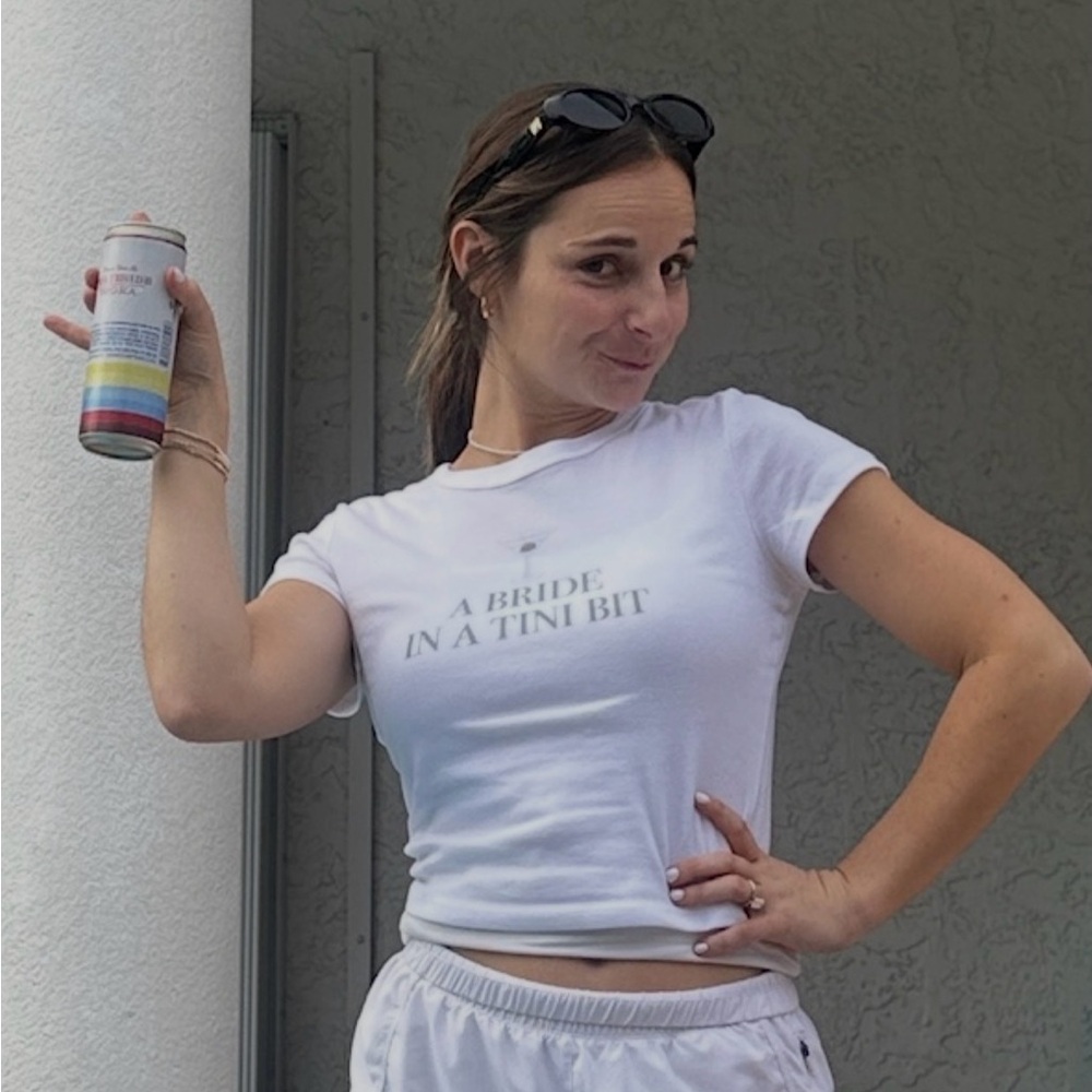 Bella Canvas White Short Sleeve Tee, bridal, bachelorette, size small 🍸🫒